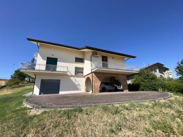 Villa Indipendente in vendita a Croce, Monte Colombo