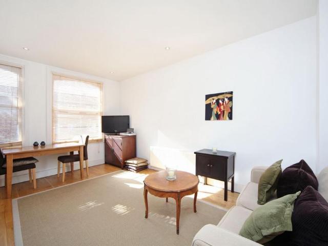Apartment for rent in Balham, Greater London