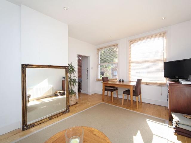 Apartment for rent in Balham, Greater London