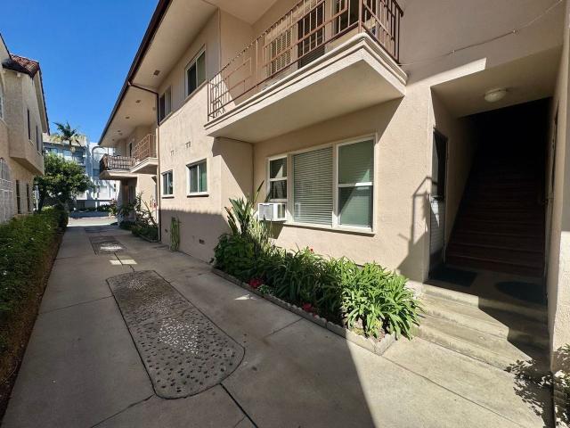 Apartment for rent in Canoga Park, California