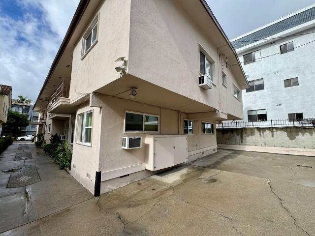 Apartment for rent in Canoga Park, California