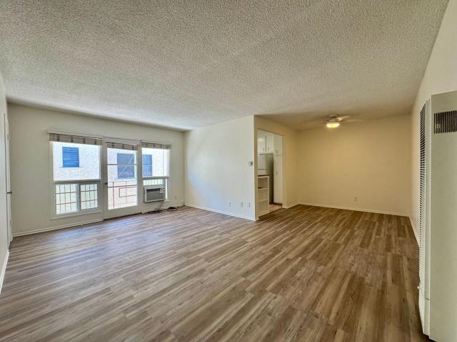 Apartment for rent in Canoga Park, California
