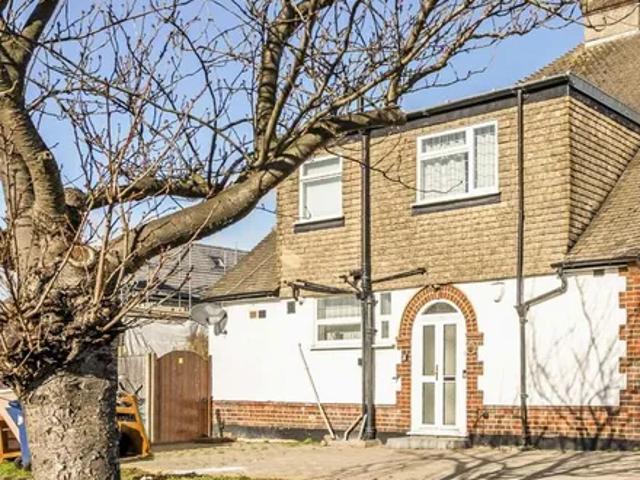 House for rent in Mill Hill, Greater London