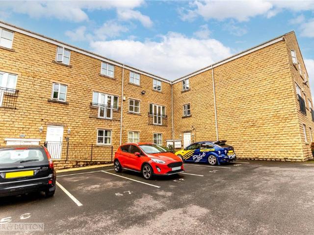 Apartment for rent in Rastrick, West Yorkshire