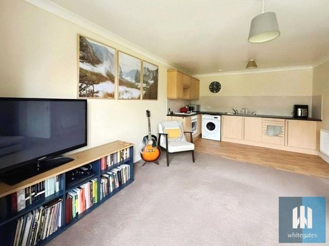Apartment for rent in Rastrick, West Yorkshire