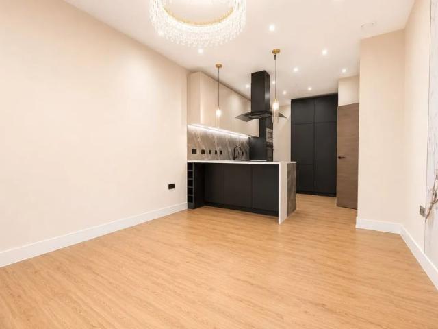 Room for rent in Crossflatts, West Yorkshire