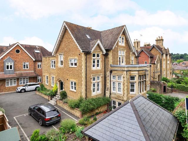 Apartment for rent in Holloway Hill, Waverley