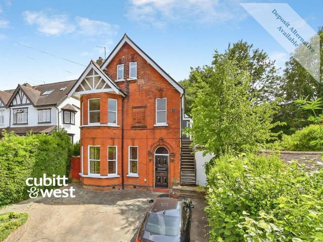 Apartment for rent in The Wrythe, Greater London