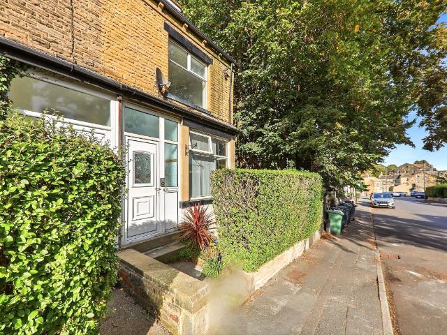 Apartment for rent in Farsley, Leeds