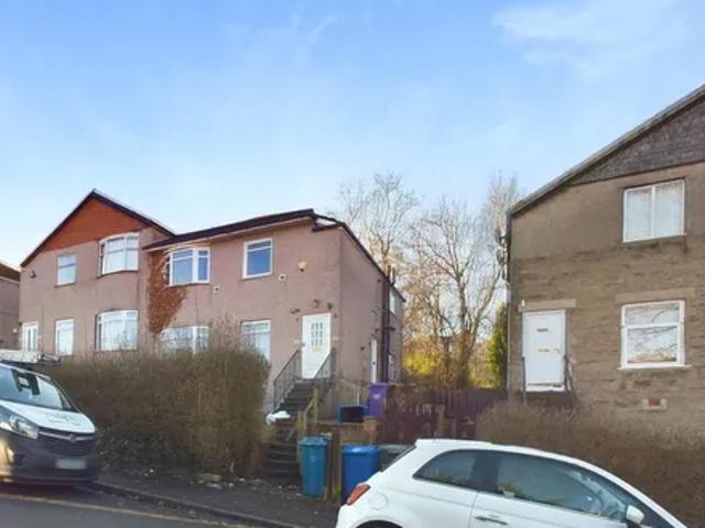 Apartment for rent in Croftfoot, Scotland