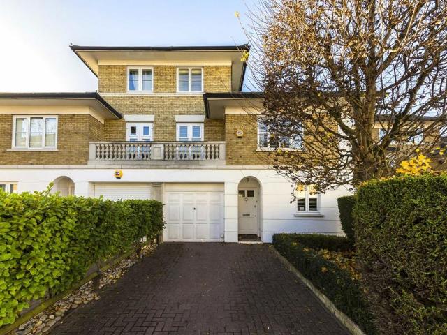 House for rent in London Borough of Hounslow, Greater London