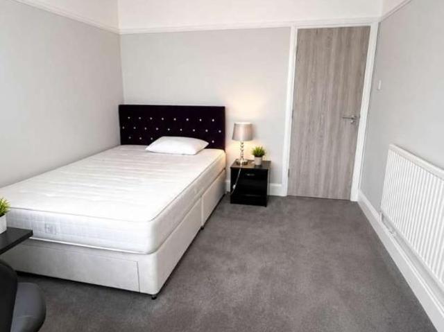 House for rent in Farnborough Park, Greater London