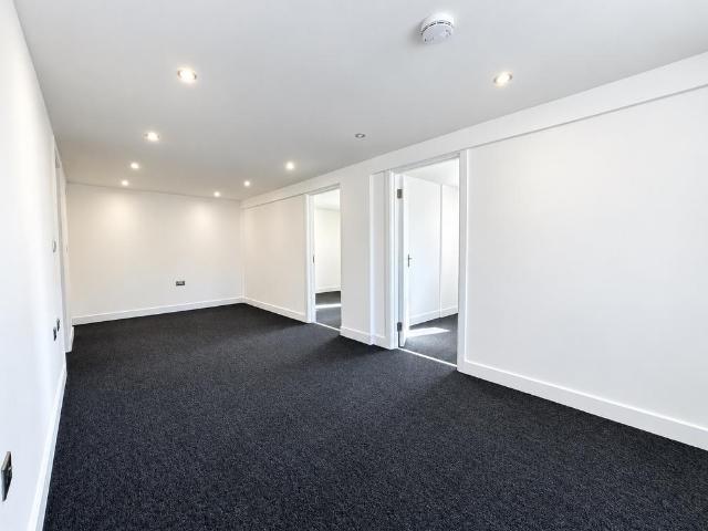 Apartment for rent in Farnborough Park, Greater London