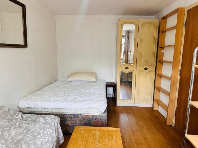 Room for rent in Tower Liberty, Wapping