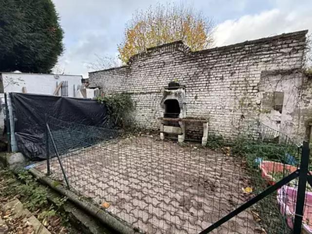 Maison vente à Lille, Croix