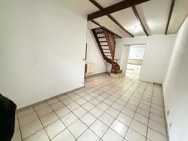 Maison vente à Lille, Croix