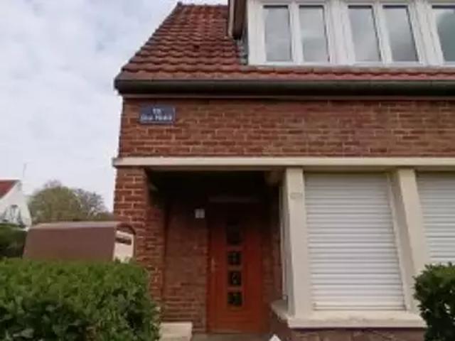 Maison vente à Lille, Croix