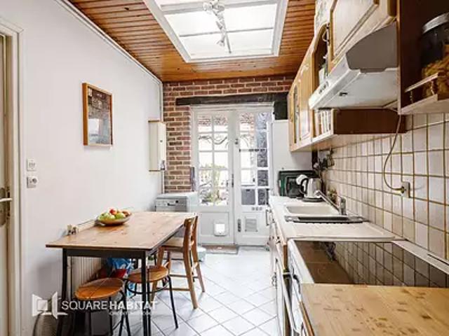Maison vente à Lille, Croix