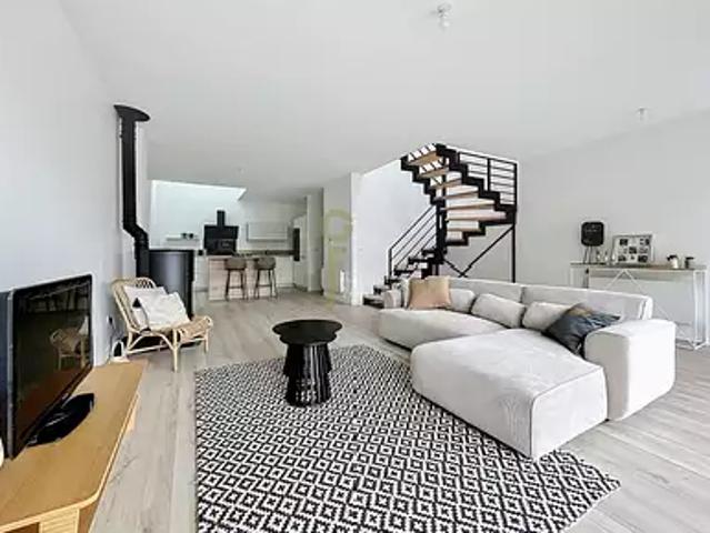 Maison vente à Lille, Croix