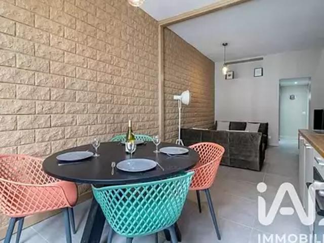 Maison vente à Lille, Croix