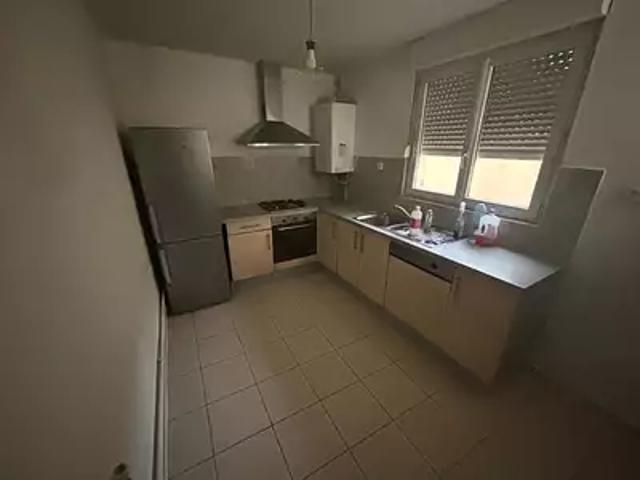 Maison vente à Lille, Croix