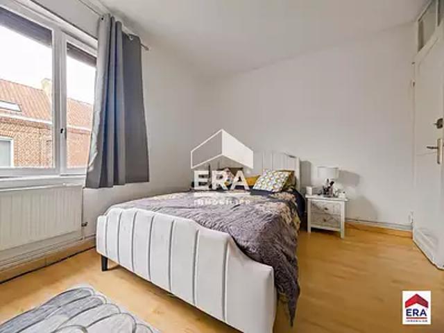 Maison vente à Lille, Croix