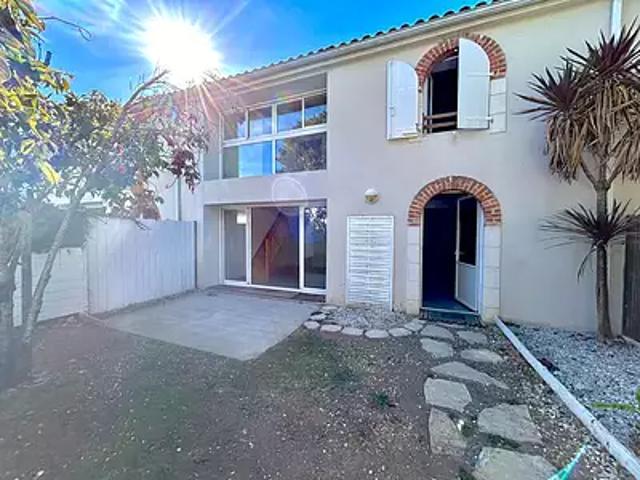 Maison vente à Fief de Bonneveau, Croix-Chapeau
