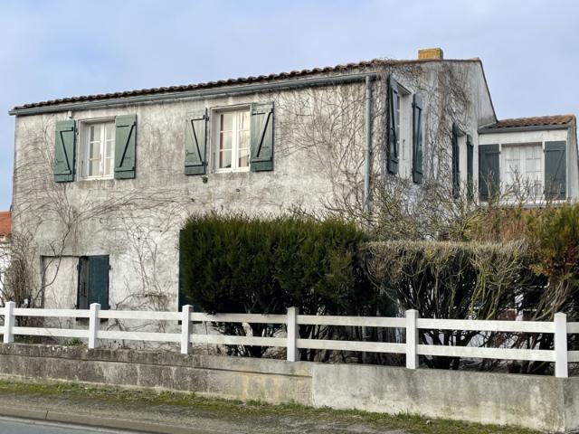 Maison vente à La Rochelle, Croix-chapeau