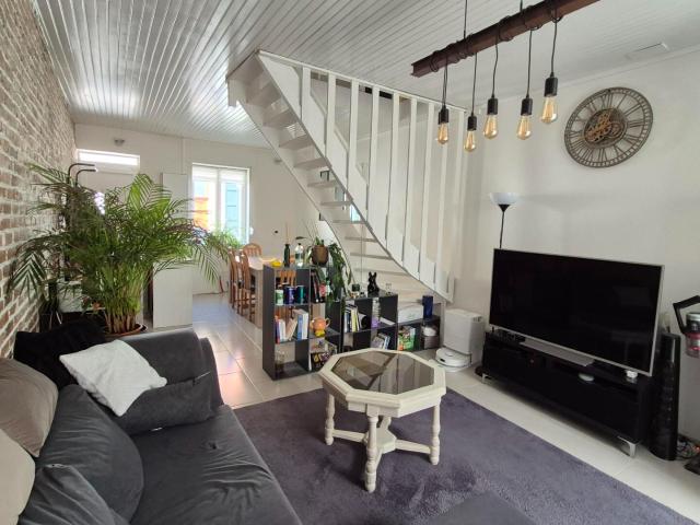 Maison vente à Lille, Croix