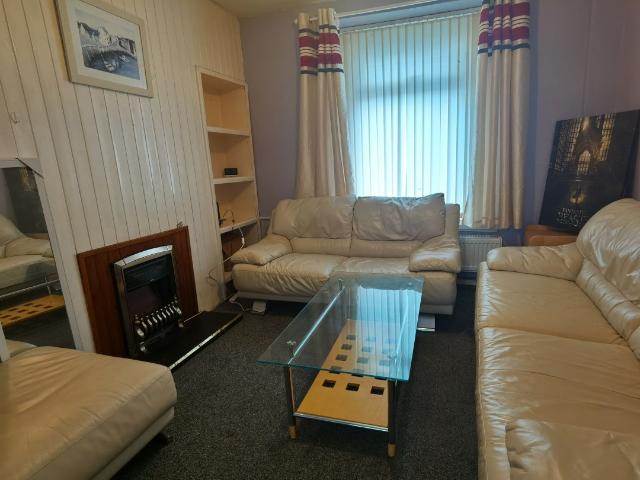 House for rent in Nangreaves, Wales