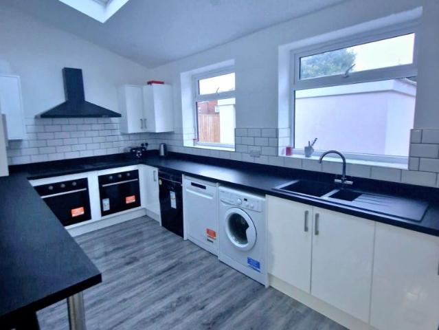 Room for rent in High Field, York