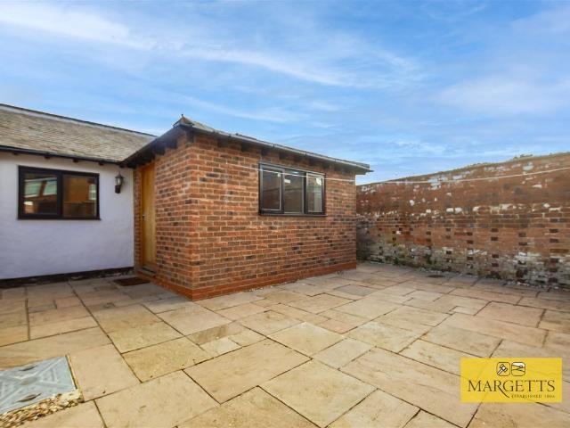 House for rent in Cliff Hill, Warwick