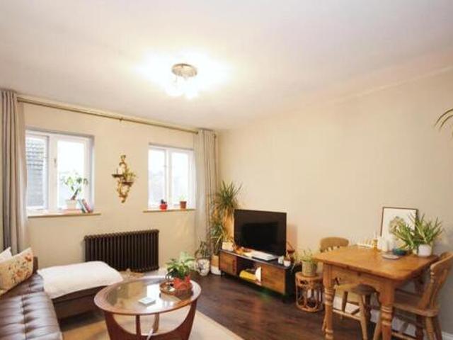 House for sale in Green Close, Warwickshire