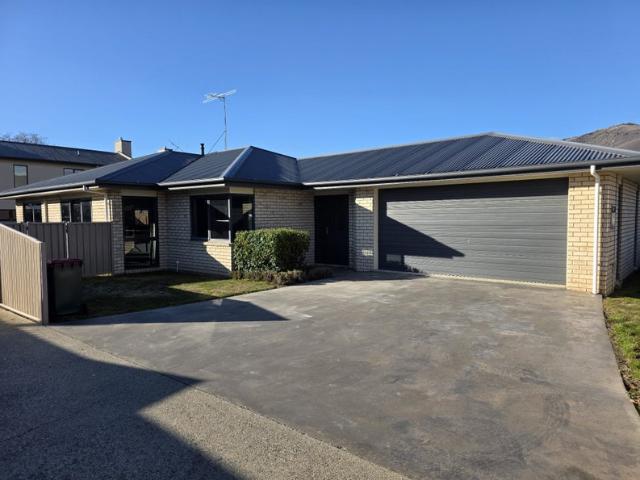 House for rent in Otakou