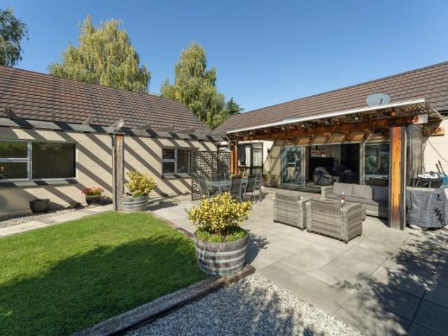 House for rent in Otakou