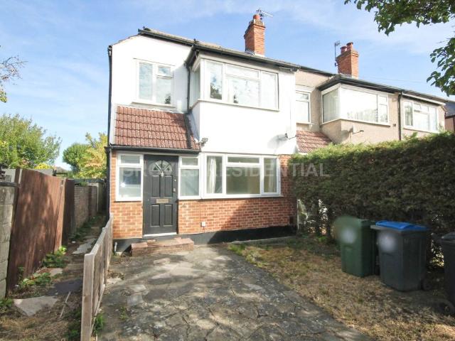House for rent in Motspur Park, Greater London