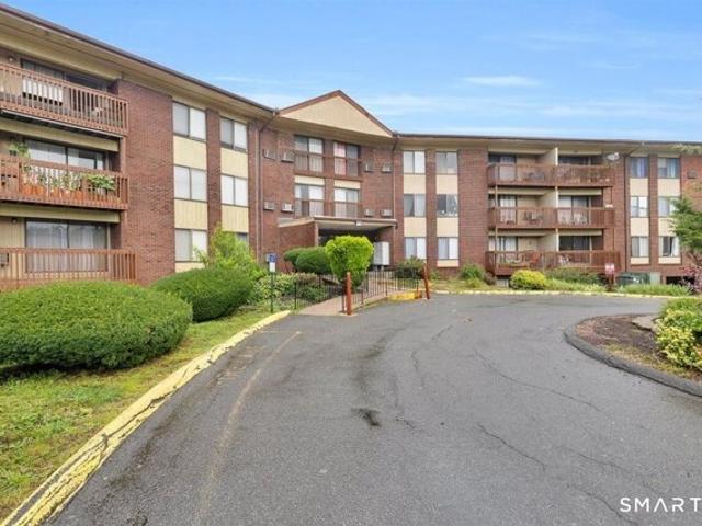 Condo for sale in Cromwell, Connecticut