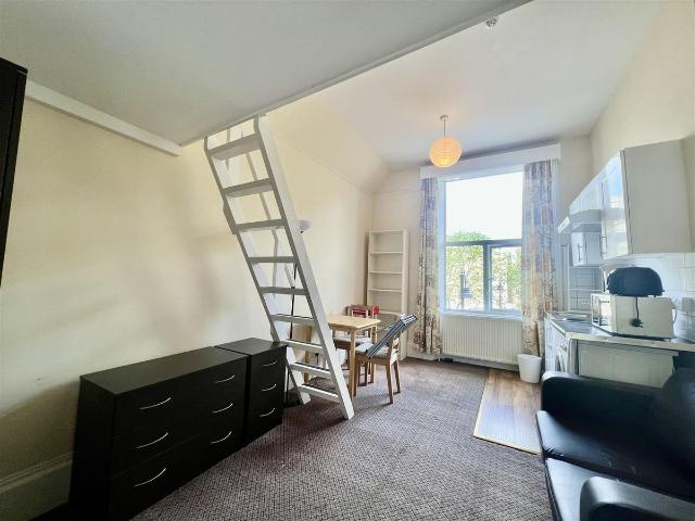 Studio for rent in Earl's Court, Greater London