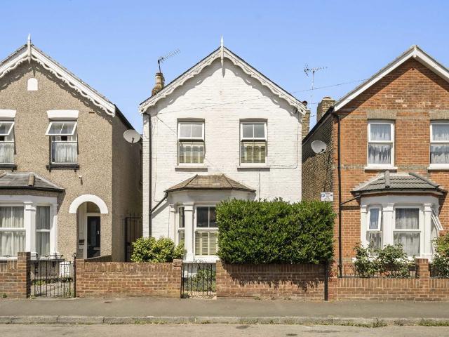 Apartment for rent in Sparrow Farm, Greater London