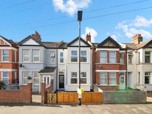 House for rent in London Borough of Hounslow, Greater London
