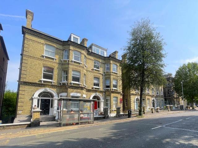 Apartment for rent in Aldrington