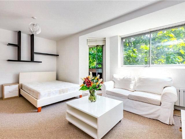 Studio for rent in Earl's Court, Greater London