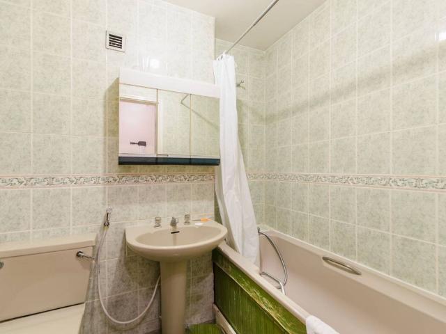 Studio for rent in Earl's Court, Greater London