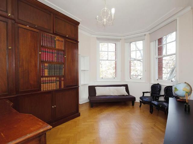 Apartment for rent in Earl's Court, Greater London