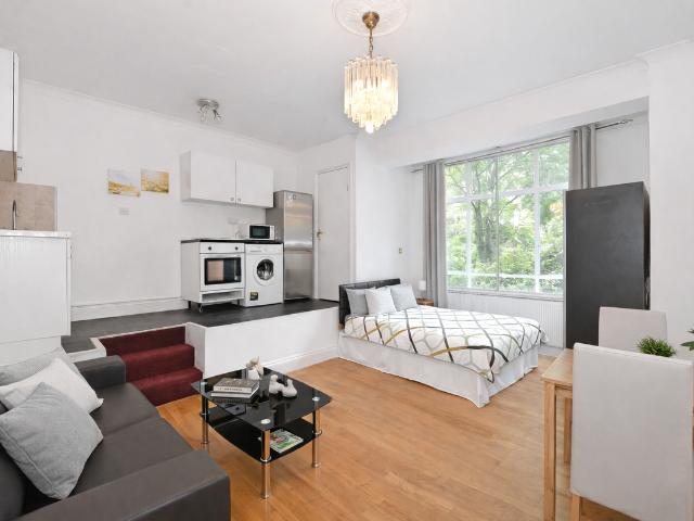 Studio for rent in Earl's Court, Greater London