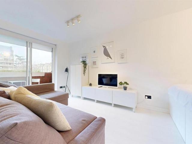 House for rent in Earl's Court, Greater London