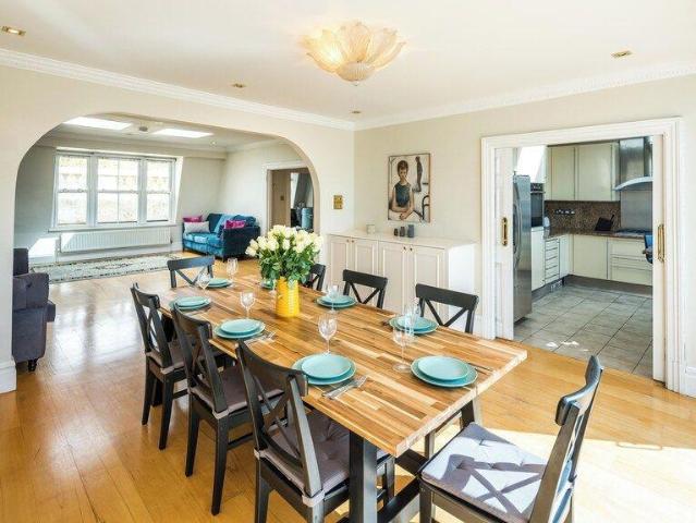 House for rent in Brompton, Greater London