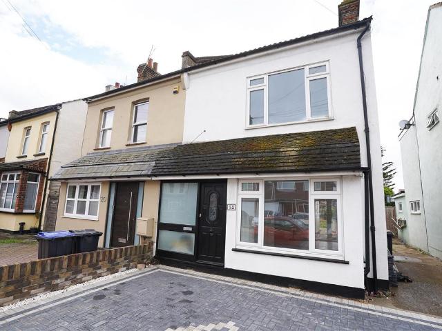 House for rent in Alton Barnes, Essex