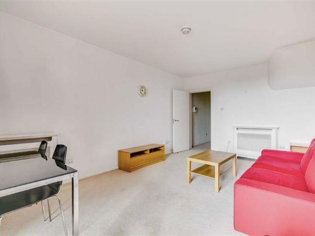 Apartment for rent in Brompton, Greater London