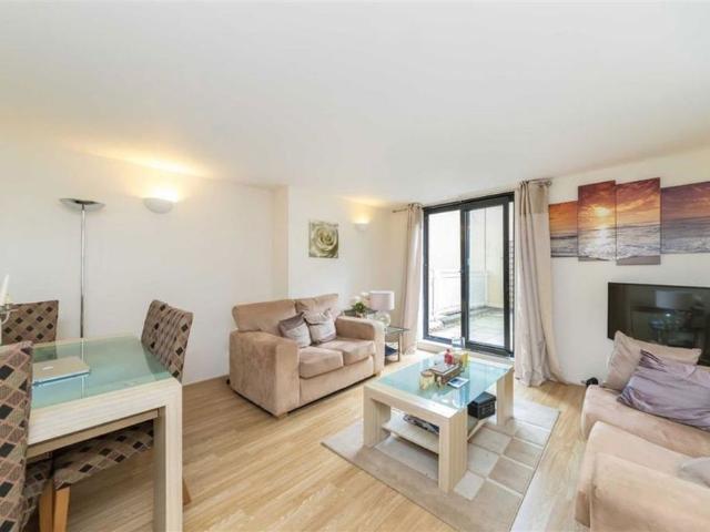 Apartment for rent in Brompton, Greater London